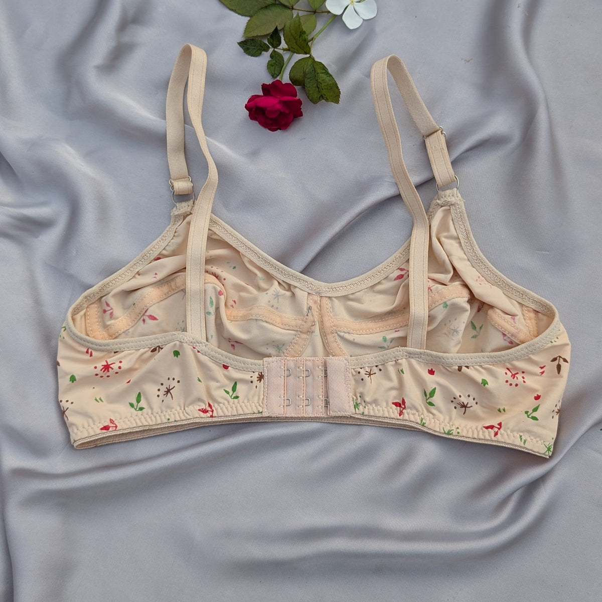 Very Smooth Ice Silk Type Non Padded Bra