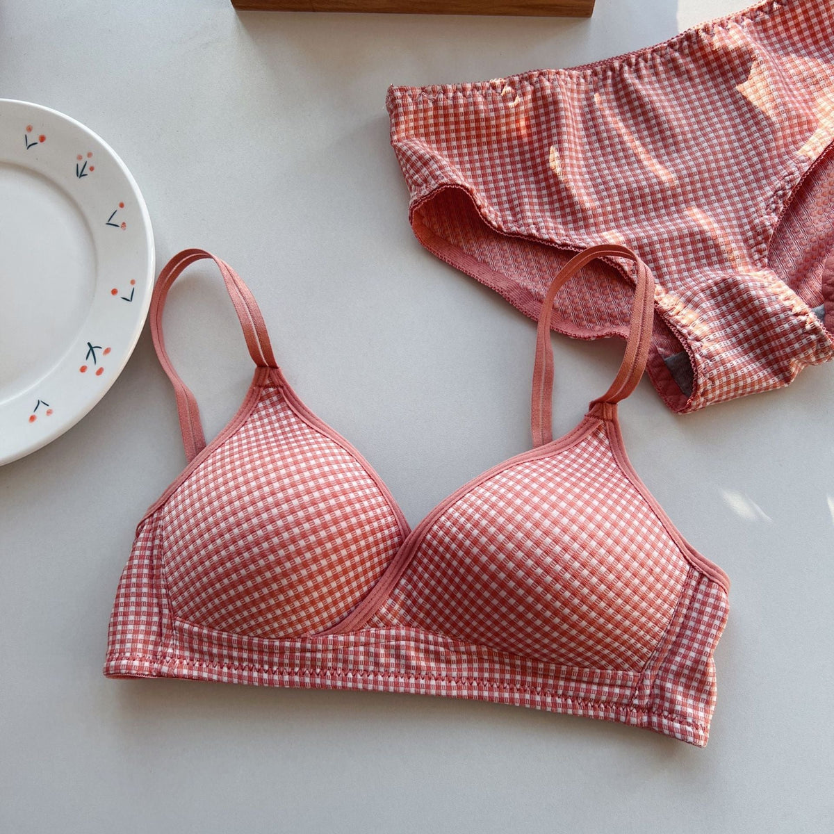 Dotted Cross Type Soft & Smooth Wireless Padded Bra